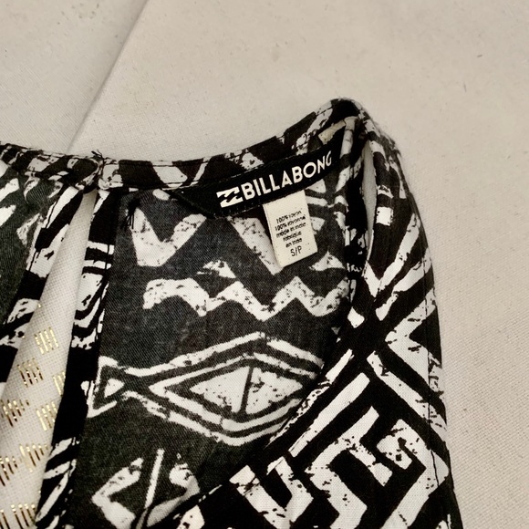 Benjamin’s black & white designed crop top. Sz.S - Picture 4 of 4